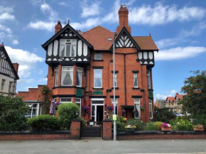 Отель The Tilstone Guest House  Лландидно